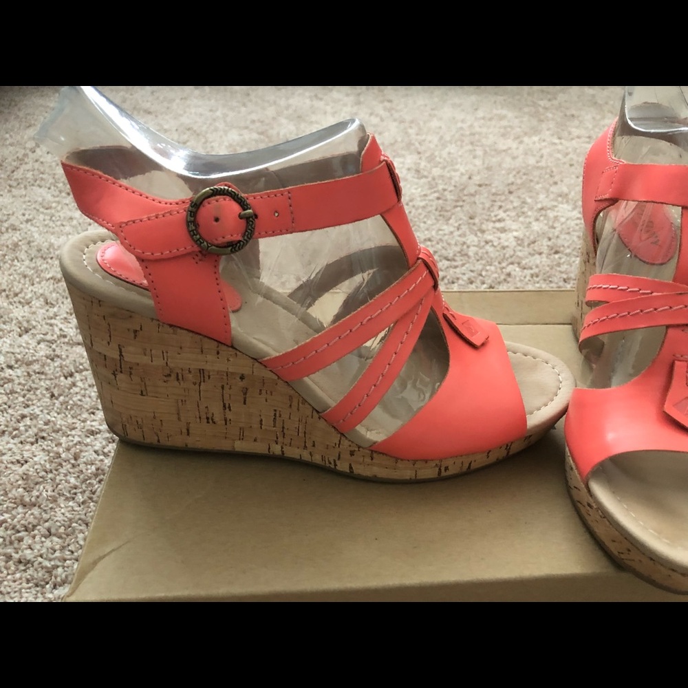 Sperry wedge sandal size 7.5